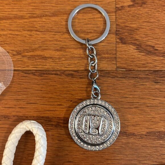 Honda CRV or Odyssey key fob accessories and keychains (AUTO) - Picture 4 of 7